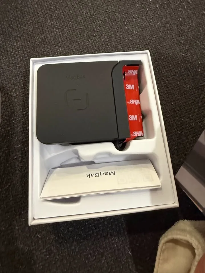 MagBak Wireless Charger for Tesla Model S/X image indicator(2)