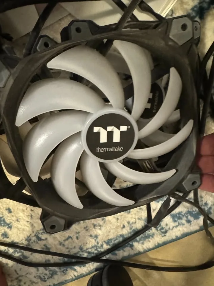 Thermaltake Pure 14 ARGB 5V Motherboard Case Fans image indicator(2)