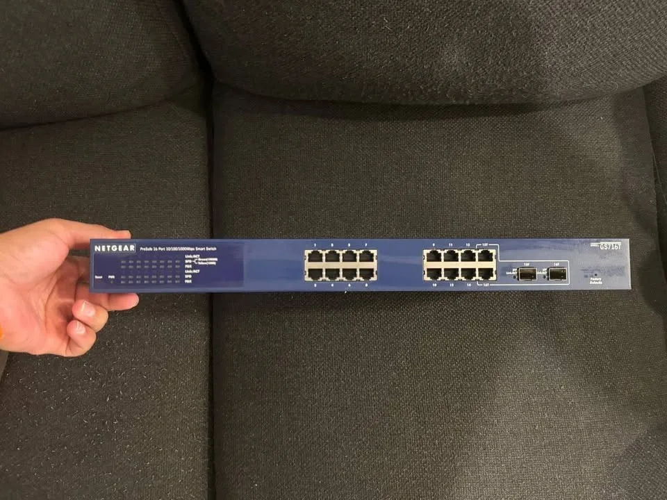 Netgear GS716T 16 Port + 2 SFP Managed Gigabit Switch image indicator(2)