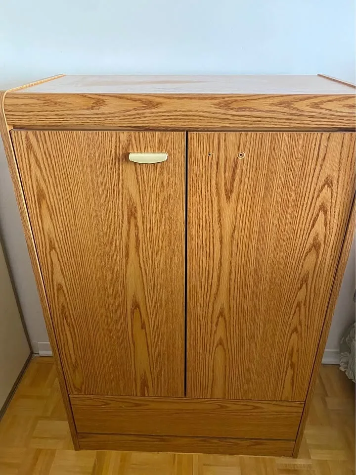 FREE 3 shelf dresser