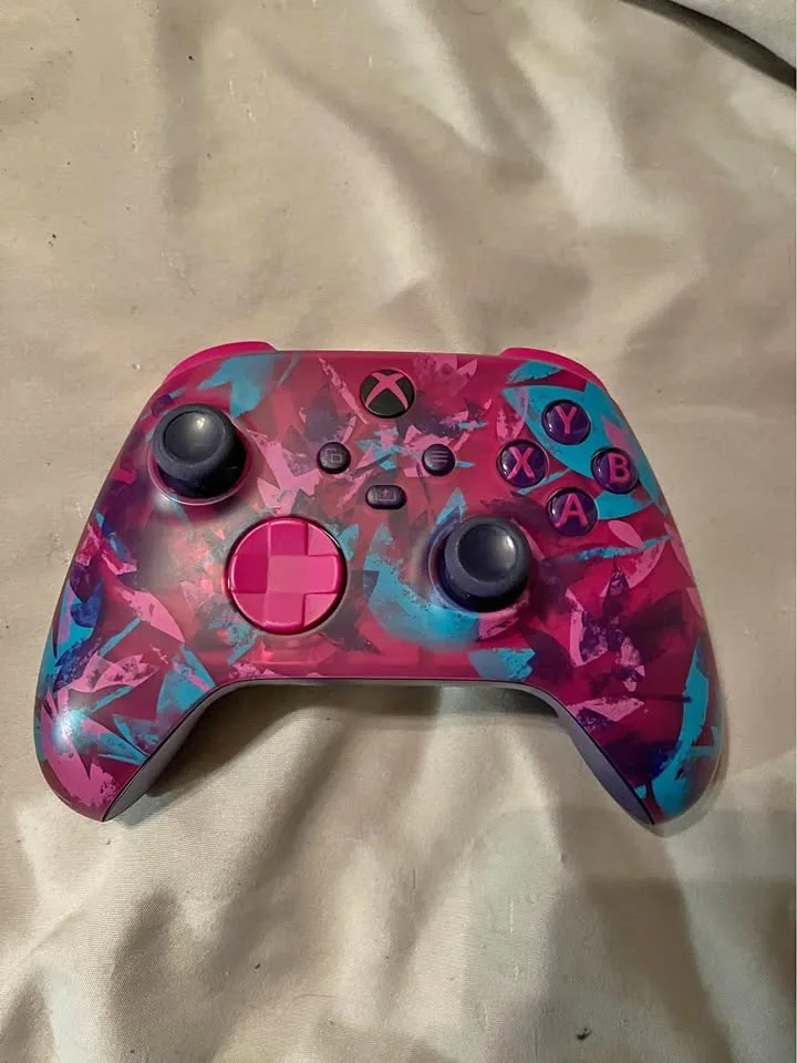 Xbox Heart Breaker Special Edition controller