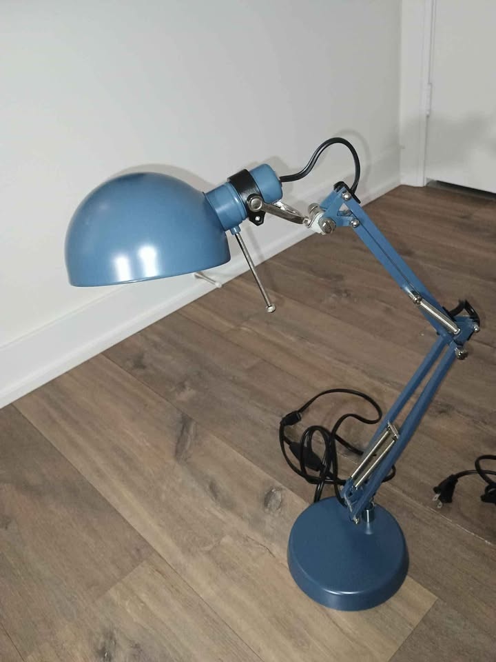 Desk/Nightstand lamp - photo 3