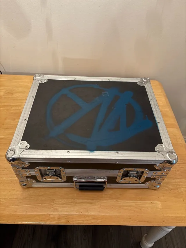 Black Technics SL-1200 MK2 with Hard Case image indicator(5)