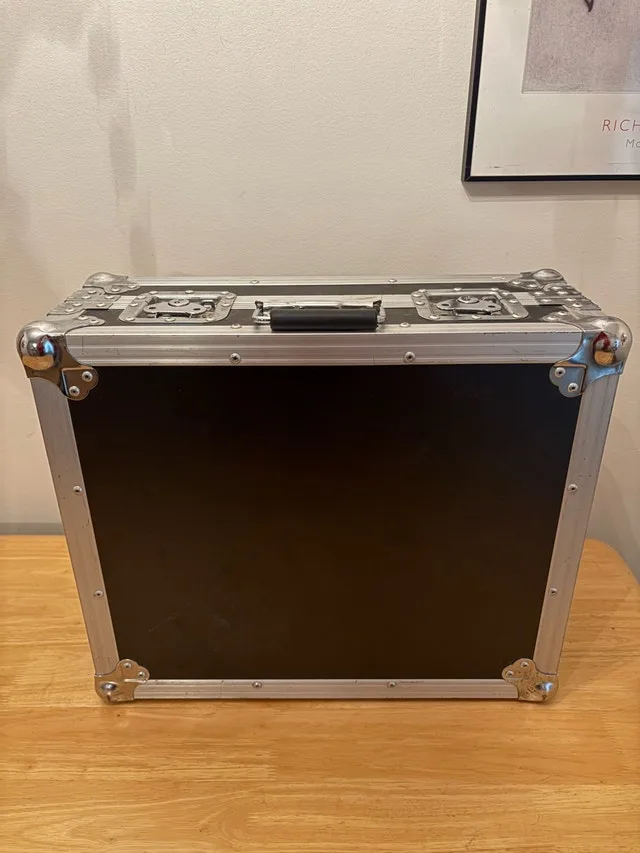 Black Technics SL-1200 MK2 with Hard Case image indicator(6)