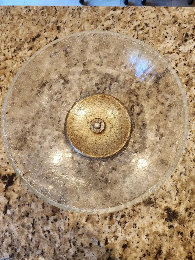 Decorative Standing Glass Bowl image indicator(3)