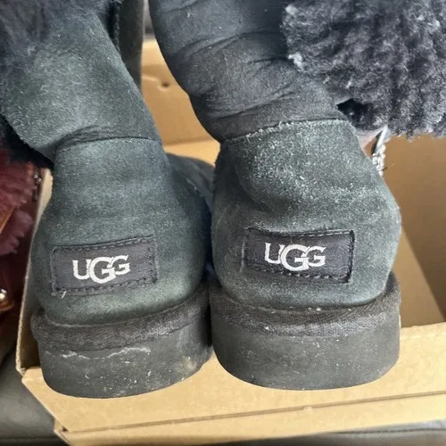 Black UGG Bailey Button Boots Fits As Size 8 image indicator(6)