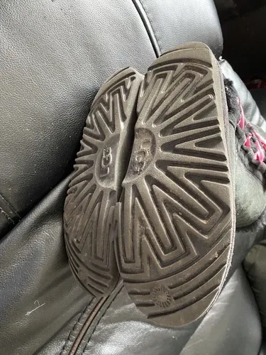 UGG Girls Pala Black Youth Boots! Size 3Y image indicator(6)