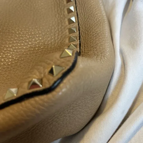 Valentino Rockstud Crossbody Nude Medium image indicator(3)