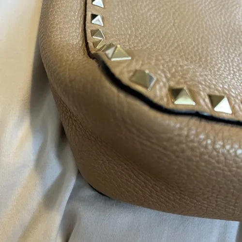 Valentino Rockstud Crossbody Nude Medium image indicator(4)