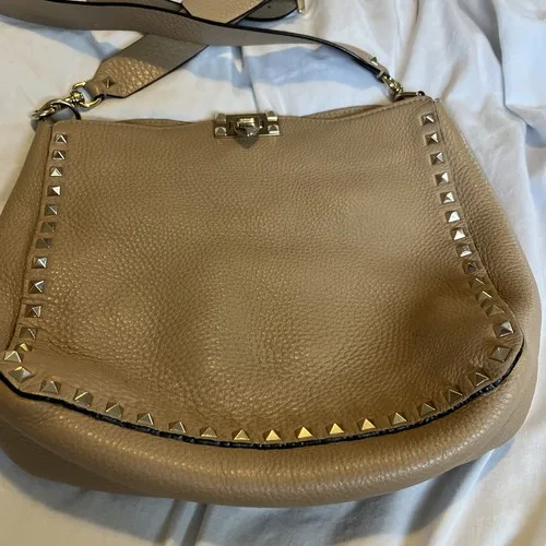 Valentino Rockstud Crossbody Nude Medium image indicator(9)