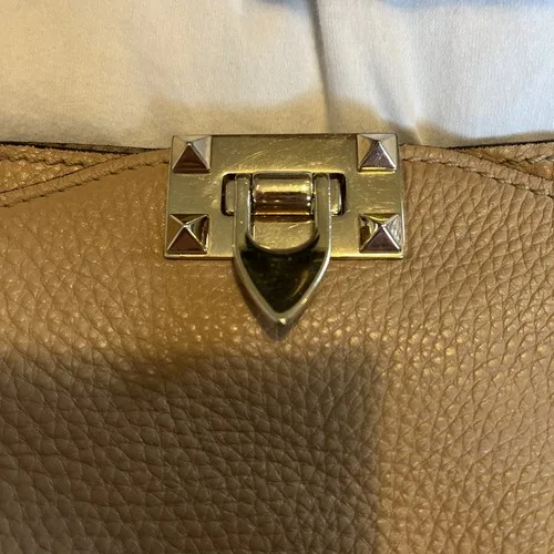 Valentino Rockstud Crossbody Nude Medium image indicator(10)
