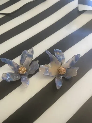 Designer Lele Sadoughi Crystal Lily Necklace Set Ring Earrings image indicator(3)