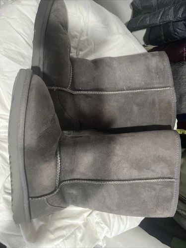 UGG CLASSIC TALL GREY SUEDE SHEEPSKIN BOOTS SIZE US YOUTH 4 FIT' - photo 2