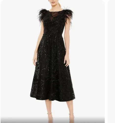 Mac Duggal Black Feather Shoulder Beaded Tulle A-Line Midi Dress