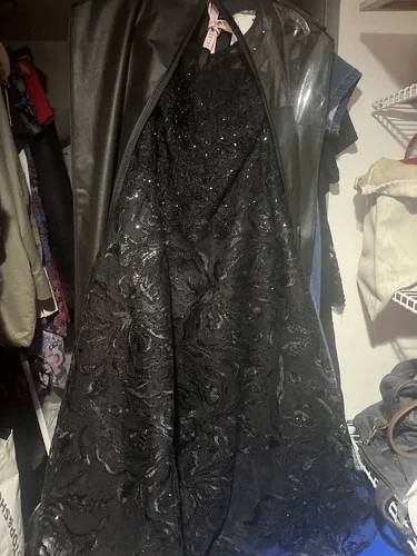 Mac Duggal Black Feather Shoulder Beaded Tulle A-Line Midi Dress image indicator(7)