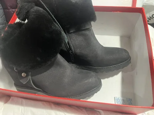 UGGs Alternative! Napolioni Shearling Boots US6