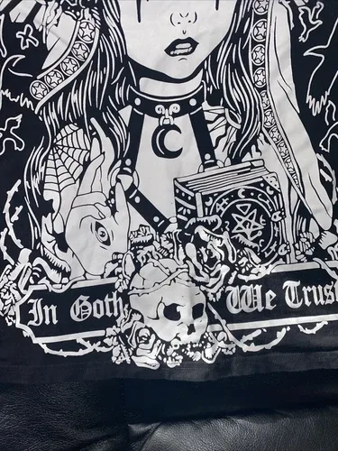 HOT TOPIC IN GOTH WE TRUST T-SHIRT SMALL BLACK UNISEX EUC image indicator(3)