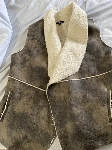 BB Dakota Faux Shearling Vest 1X image indicator(2)