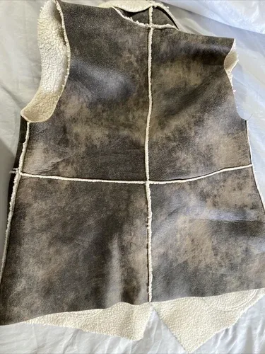 BB Dakota Faux Shearling Vest 1X image indicator(5)