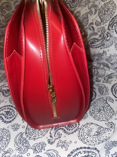 LOUIS VUITTON - Vintage Pont Neuf PM Ventian Red Epi Leather Han image indicator(8)