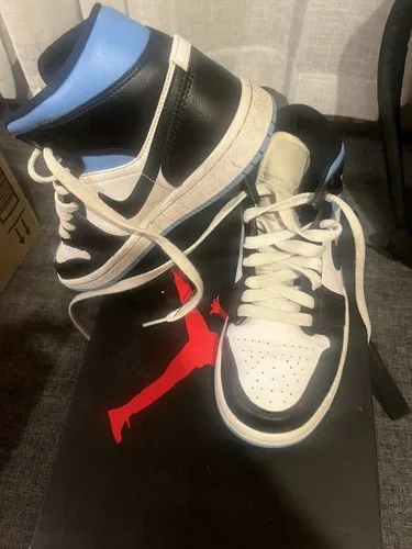 Air Jordan 1 Mid "Black/White/University Blue" - Size 6 image indicator(4)