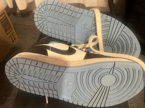 Air Jordan 1 Mid "Black/White/University Blue" - Size 6 image indicator(5)