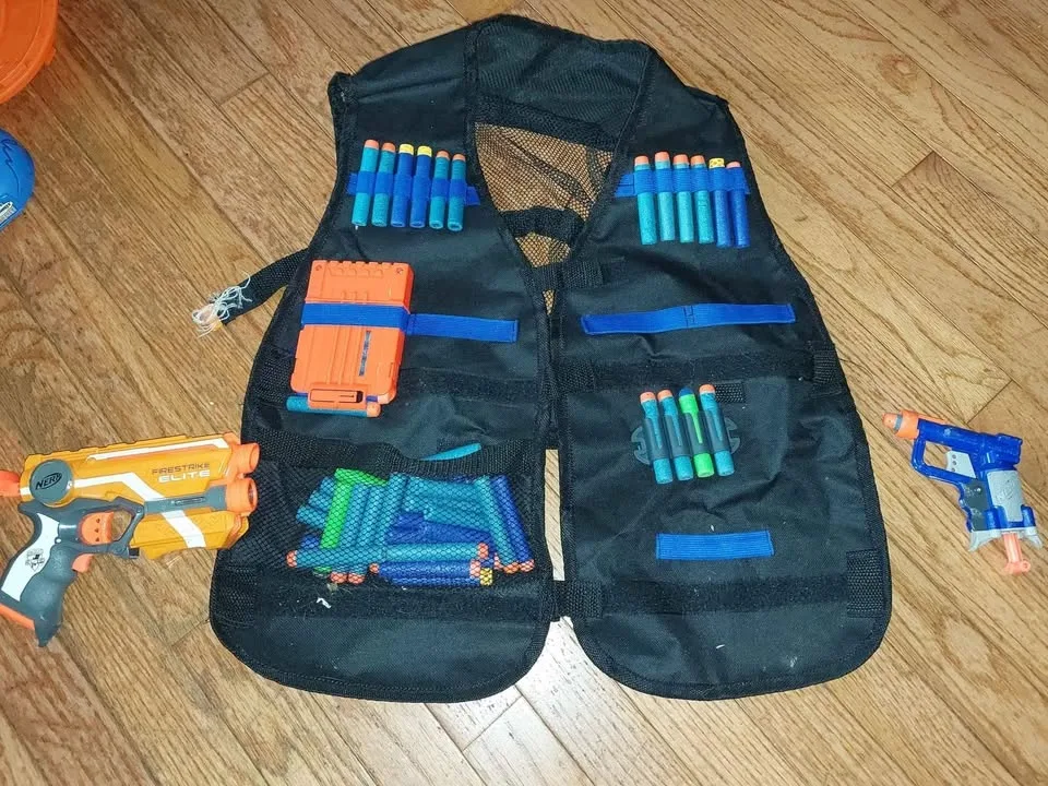 Big Lot of Nerf Guns! image indicator(3)