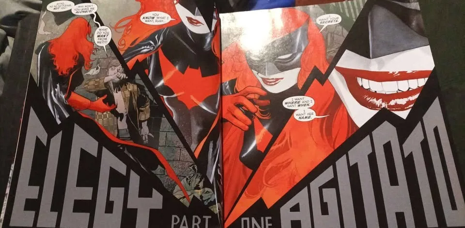 Batwoman Elegy (Deluxe Edition) image indicator(3)