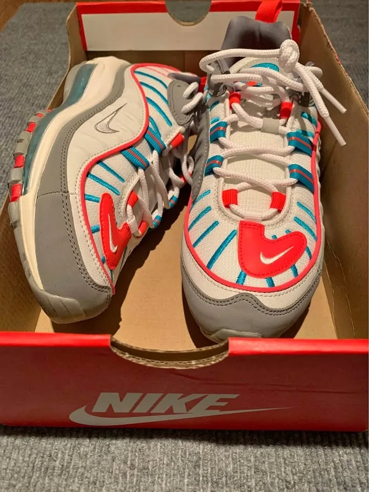 NEVER WORN - Women’s Nike Air Max 98: Size 8.5