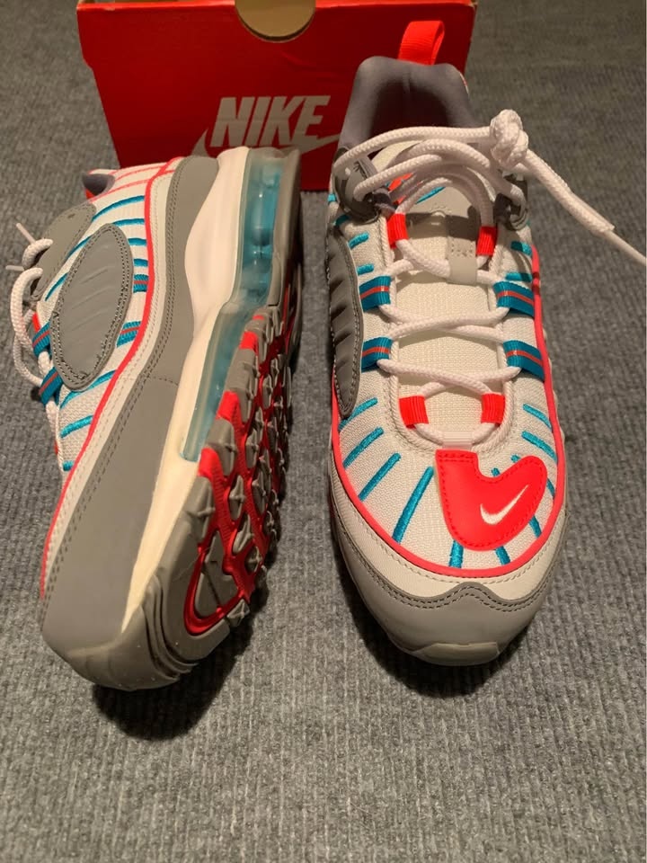 NEVER WORN - Women’s Nike Air Max 98: Size 8.5 - photo 3