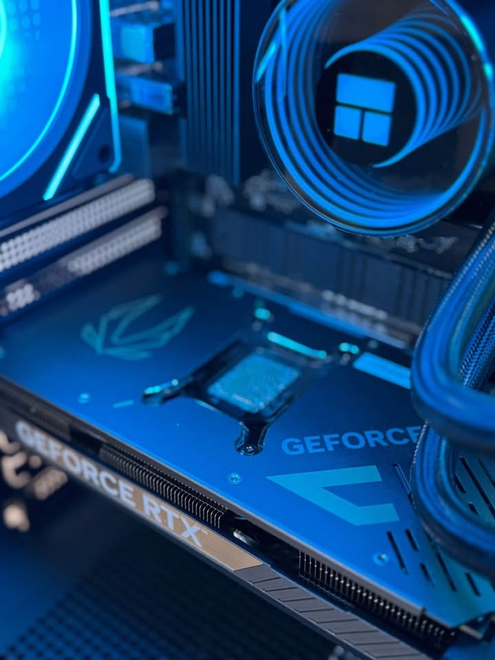 RTX 5070 Ti | Ryzen 7 7800x3D Gaming PC WITH SCREEN! - photo 4