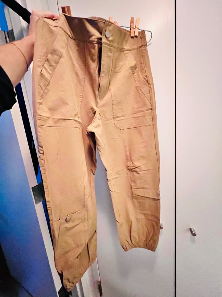 CAbi Camel Cargo pants | new no tags | size M