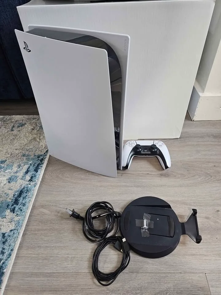 PS5 DISC EDITION FOR SALE $480 image indicator(2)