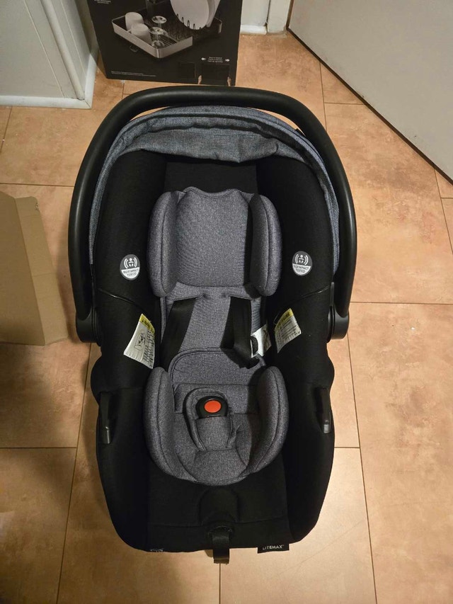 Car seat evenflo with base