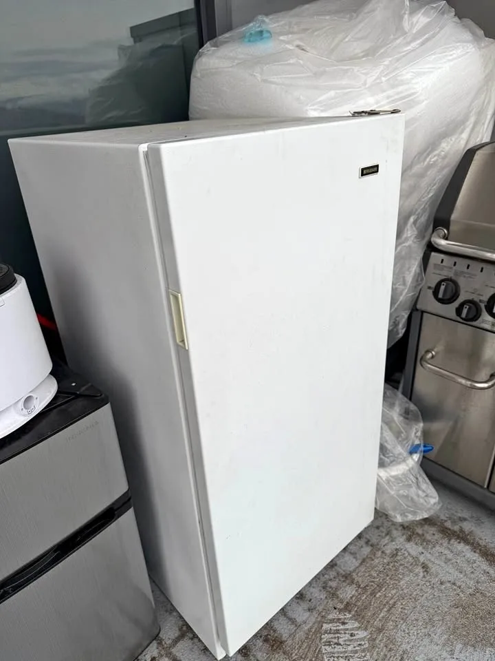 CHEAP FRIGIDAIRE UPRIGHT FREEZER