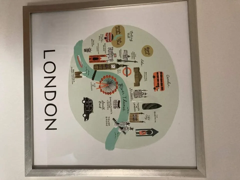 Set of two city art prints graphic art London and New York in gl image indicator(2)