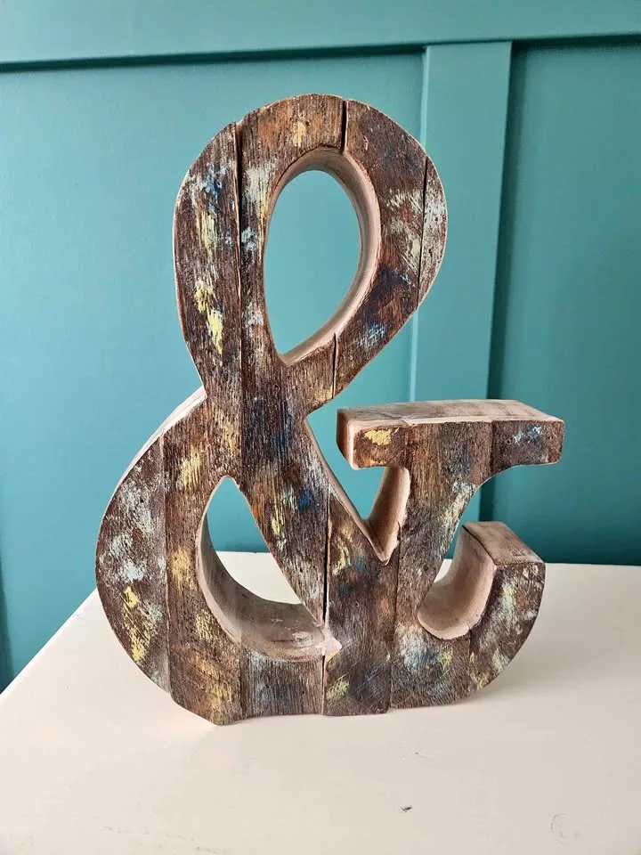 Wooden Ampersand Decoration