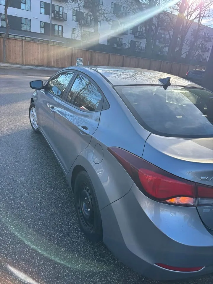 2015 Hyundai Elantra image indicator(5)