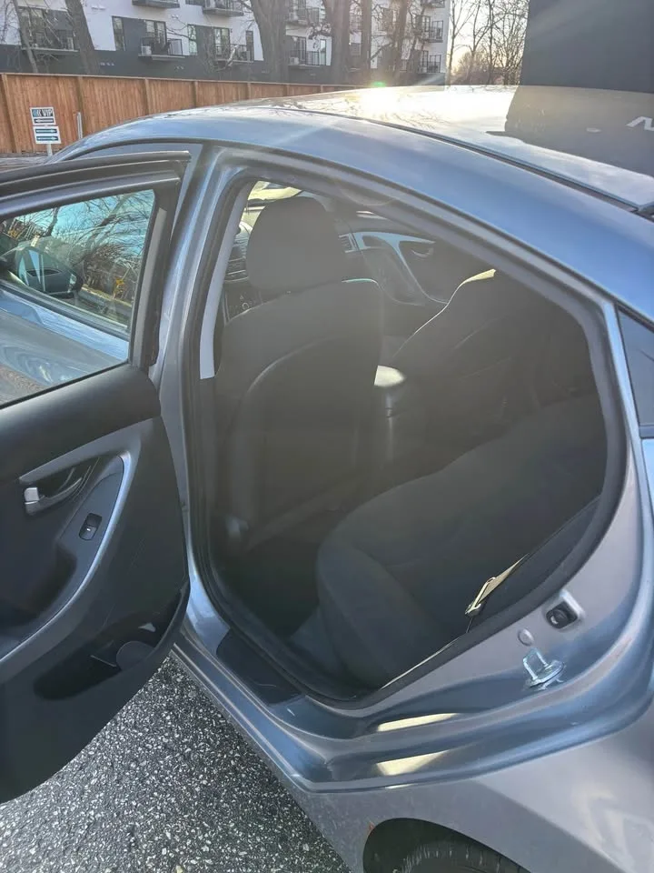 2015 Hyundai Elantra image indicator(9)