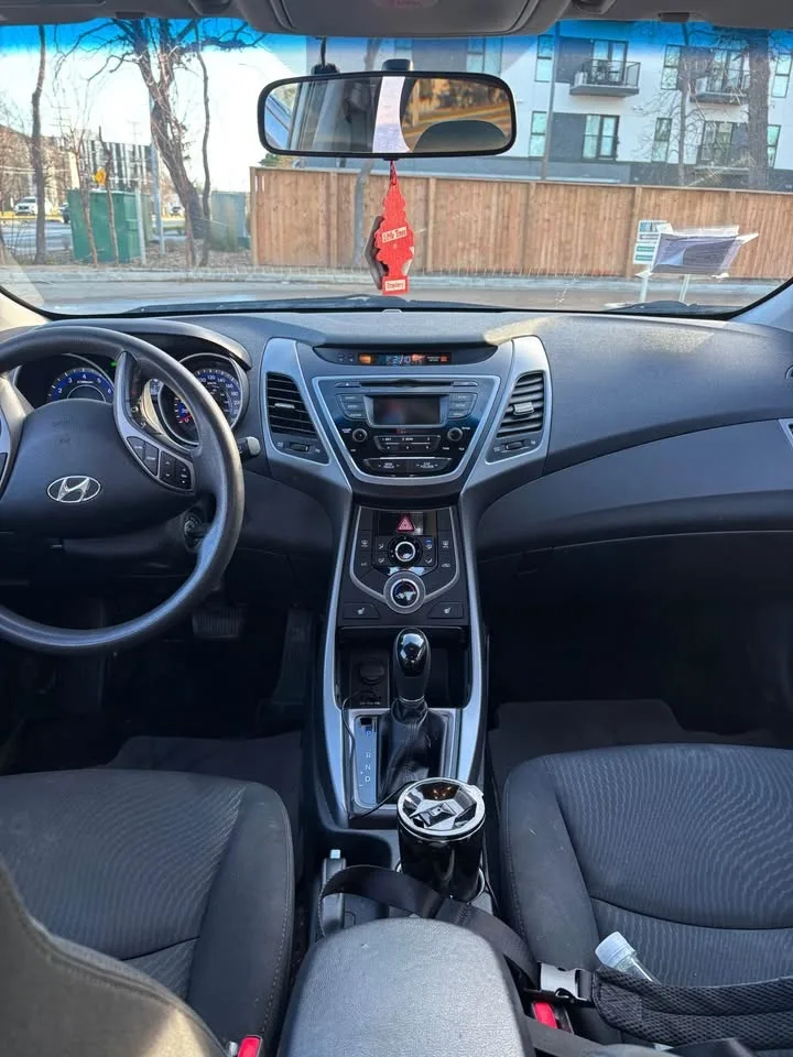 2015 Hyundai Elantra image indicator(10)