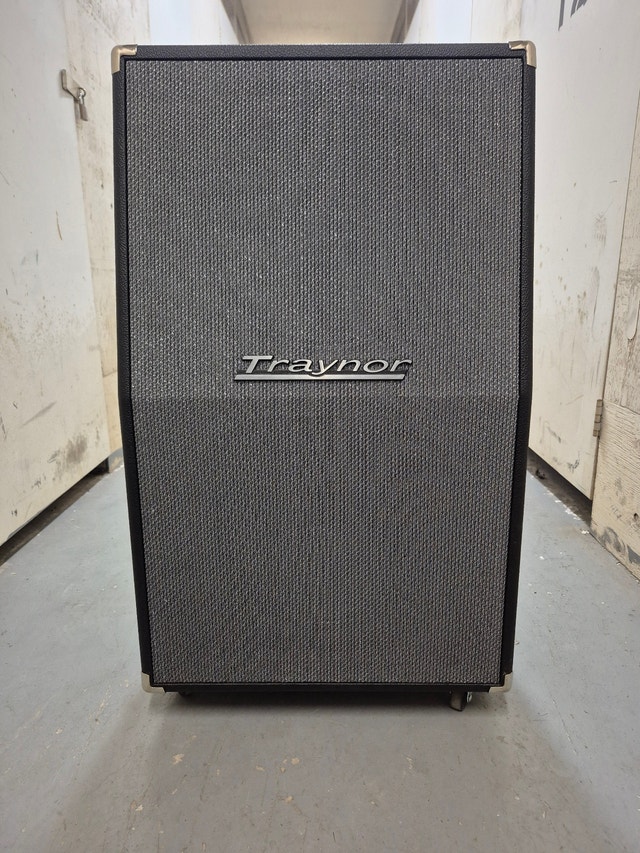 Traynor 2x12 Vertical Guitar Cabinet