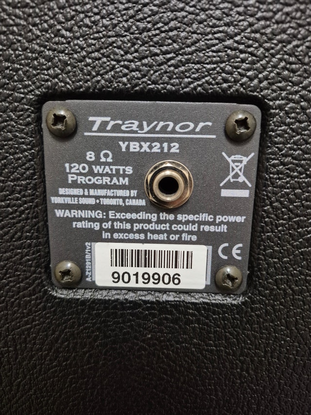 Traynor 2x12 Vertical Guitar Cabinet - photo 3