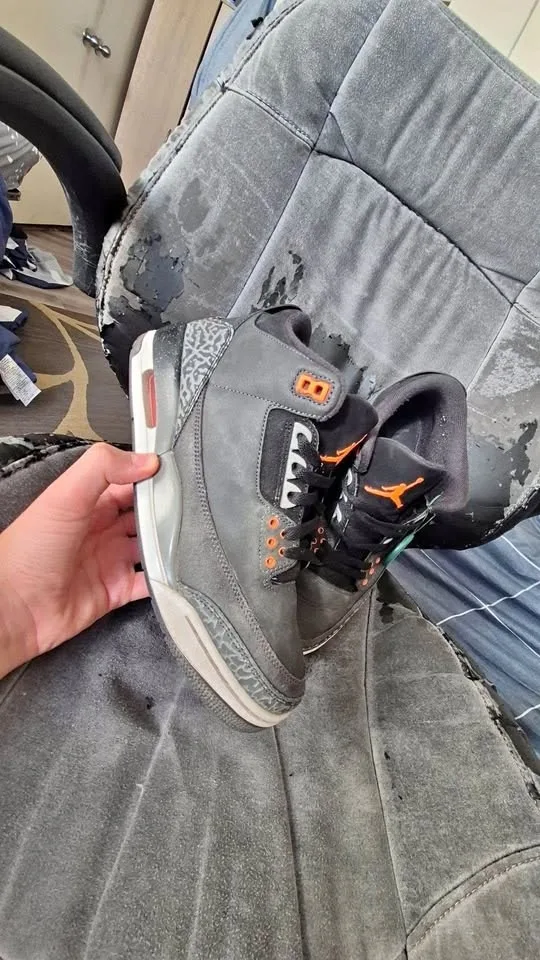 Selling Jordan 3 fear pack