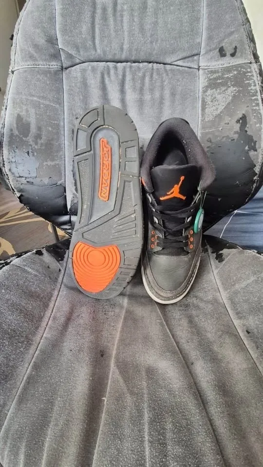 Selling Jordan 3 fear pack image indicator(2)