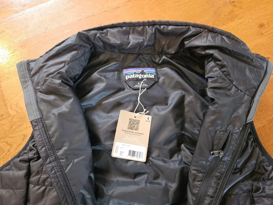 NEW Patagonia Nano Puff Vest, women's S image indicator(2)