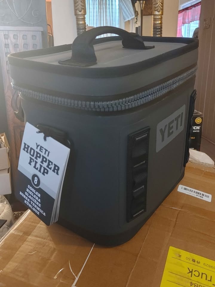 Yeti Cooler - photo 3