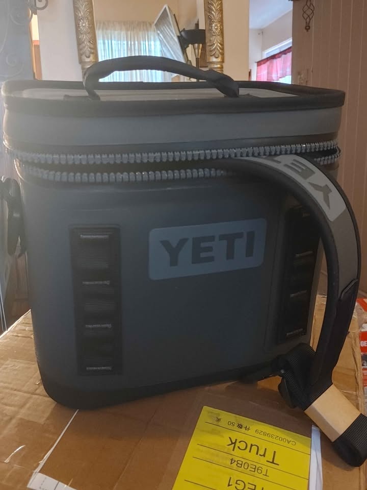 Yeti Cooler - photo 5