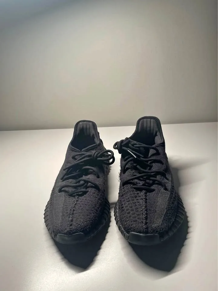 Authentic Adidas Yeezy 350 V1 Size 6.5Y