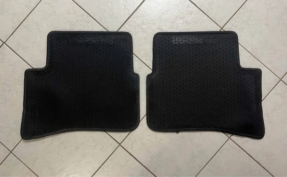 2 Rear Car Carpet Mats image indicator(2)