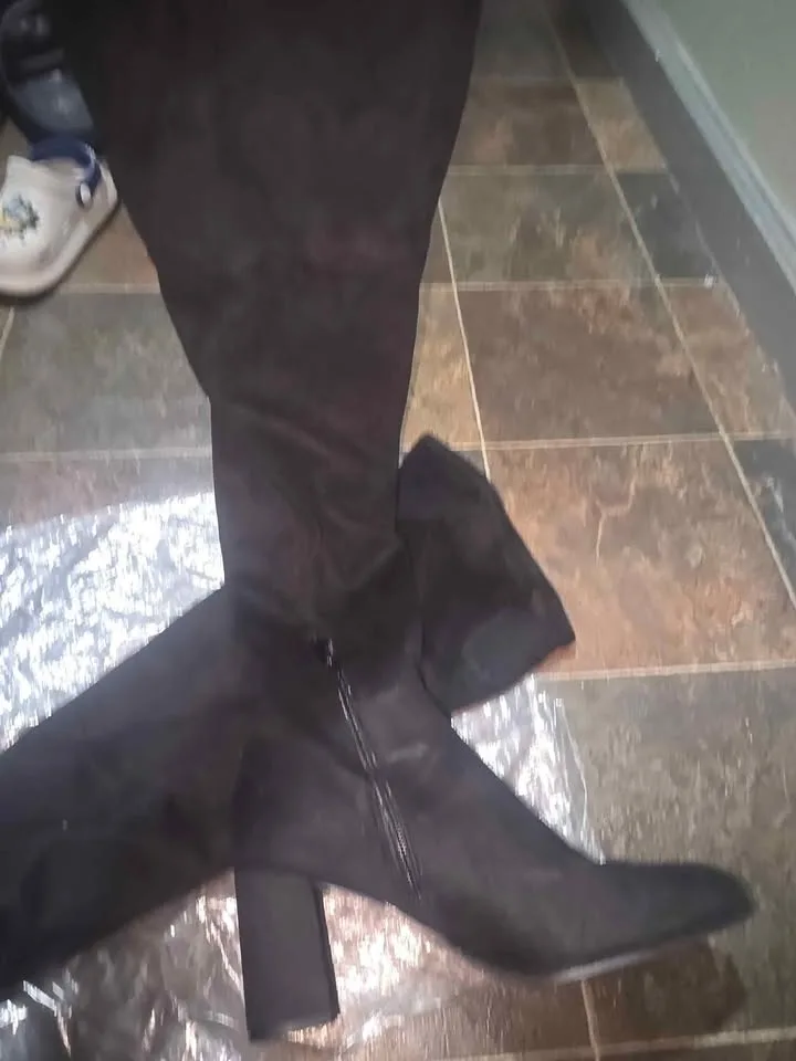 Knee high boots suide size 8 M image indicator(3)